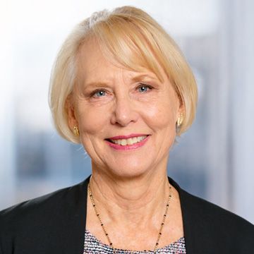 Eileen Holmes Headshot